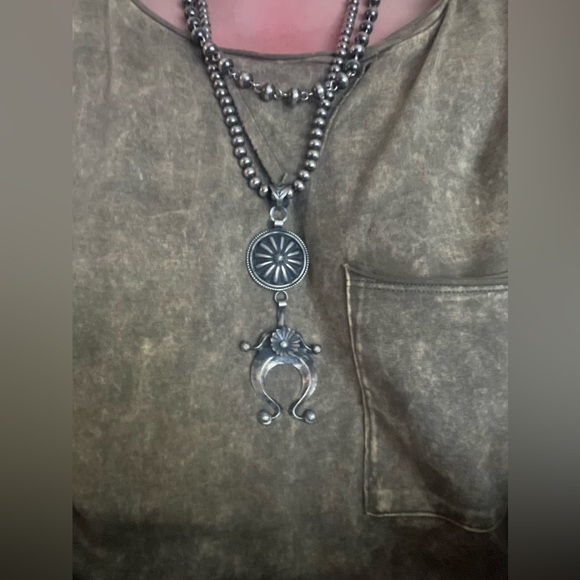 🏜️Native Naja Pendant 4”L 2”W OOAK  Sterling pendant Navajo (Offers OK)🏜️ - Picture 4 of 4